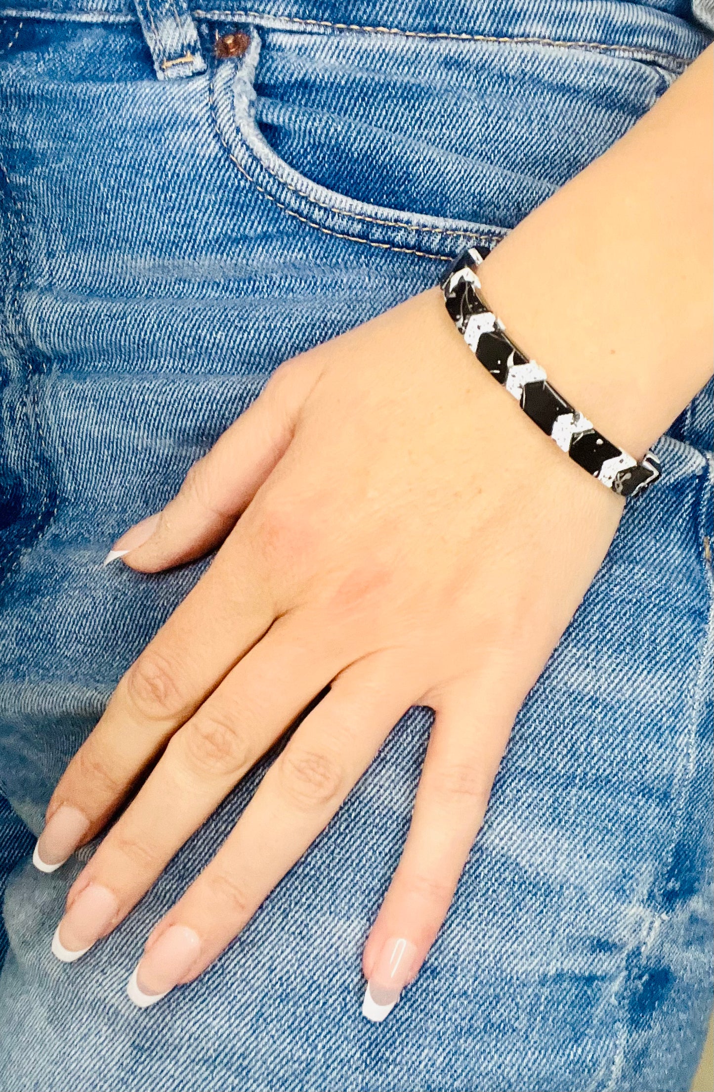 Arrow Splash Bracelet - Black