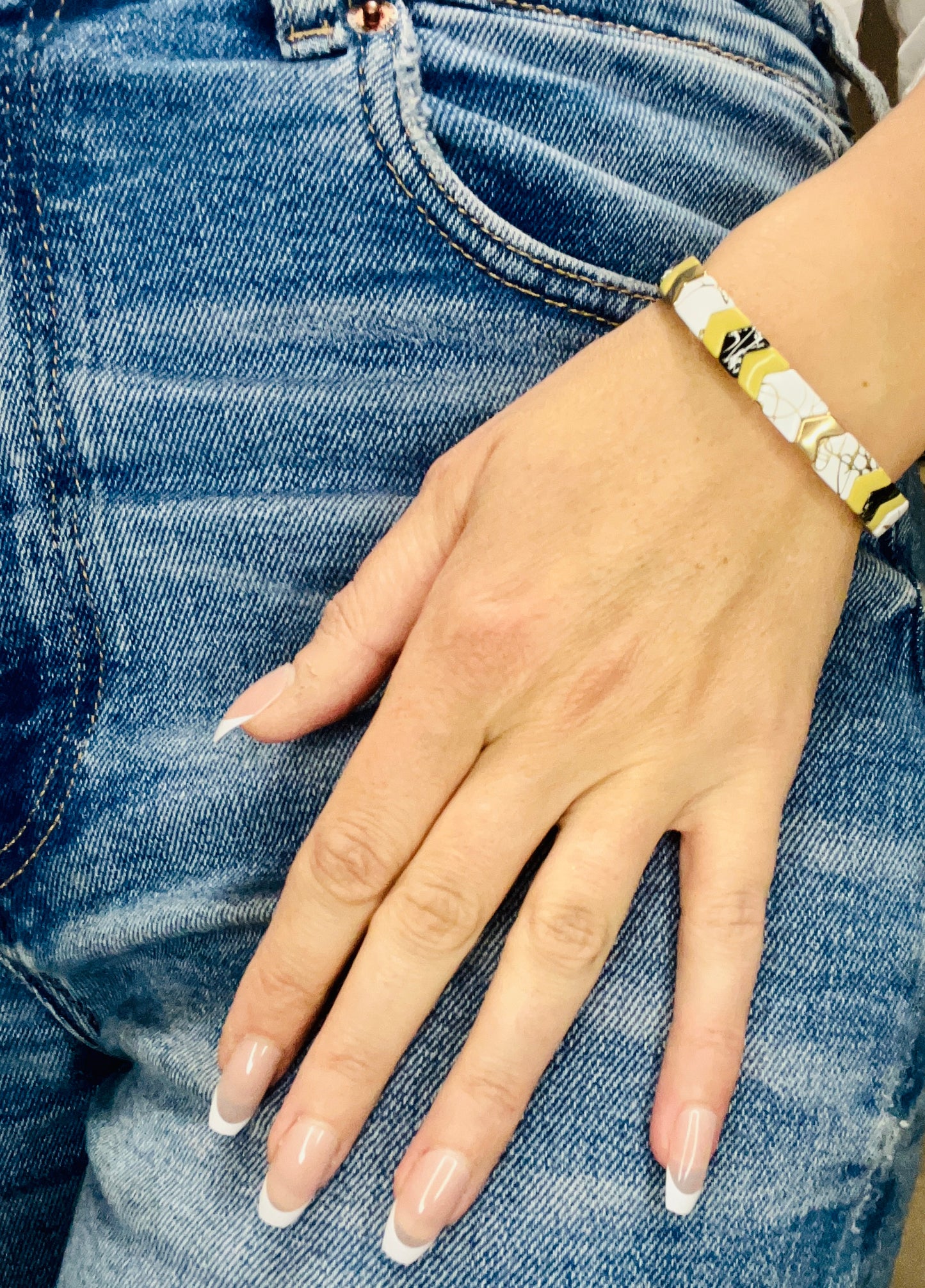 Arrow Splash Bracelet - White